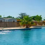 Les Mobil Homes De Naka, 6 Places, Tv, Clim (adults Only) *