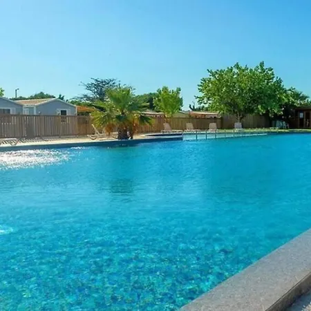 Les Mobil Homes De Naka, Entree Gratuite Adulte Pour La Reserve Africaine De Sigean Campsite Port-la-Nouvelle