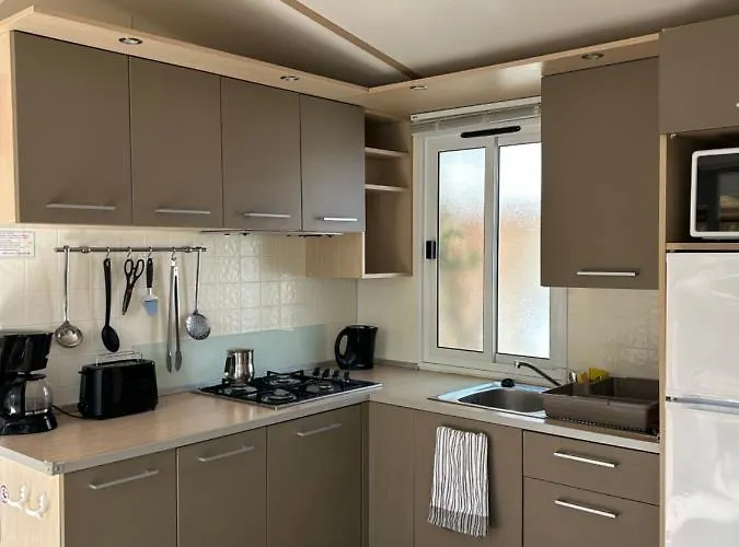 Les Mobil Homes De Naka, 6 Places, Tv, Clim (adults Only) * بورت-لا-نوفيل