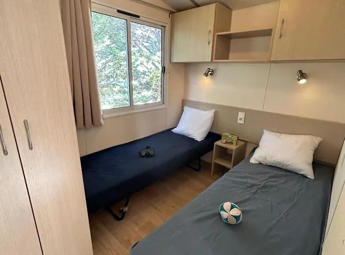 Les Mobil Homes De Naka, 6 Places, Tv, Clim (adults Only) مكان تخييم *