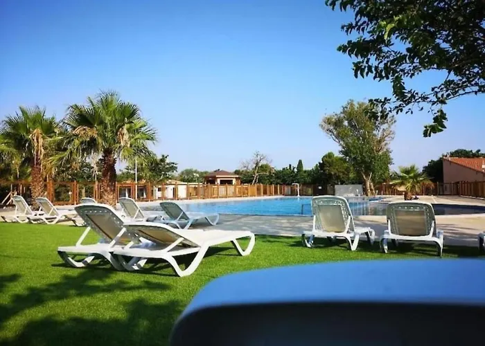 Les Mobil Homes De Naka, 6 Places, Tv, Clim (adults Only) مكان تخييم *